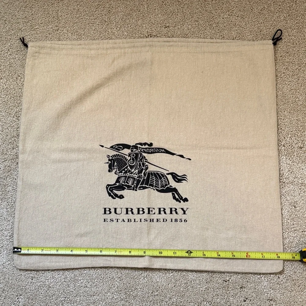 Burberry Beige Logo Dust Bag - Picture 3 of 3